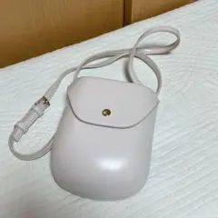 フラップ付きショルダーバッグ