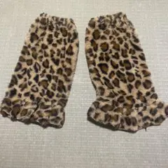 ヒョウ柄ファー風レッグウォーマー