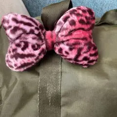スクバにも♡一個700円！ リボン型♡モフモフピンクヒョウ柄♡デカリボンゴム！