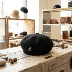 男女兼用　カンゴール　KANGOL ベレー帽 キャスケット帽　黒　ゴールド刺繍