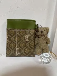 Item thumbnail for item a41b8419-abc3-48ad-8923-3fbf12e4366c