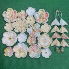 つまみ細工　アイボリー　柄　パーツ