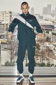 Reebok ナイロンズボン パーカー 上下 セットアップ ネイビー【w17 