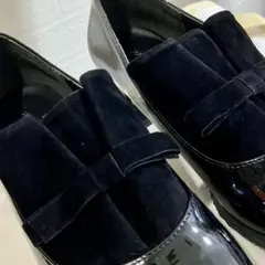 値下げ ベルベットリボン付　異素材パンプス　Ｌ　黒　エナメルコンビ　ローファー