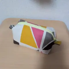 ハンドメイド　幾何学模様のポーチ