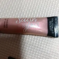 Victoria's Secret Satin Gloss　ラメ　香り　いちごのサムネイル