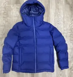 ユニクロ シームレスダウンパーカ　ブルー