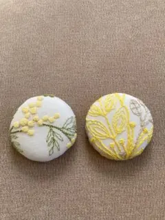刺繍花柄ハンドメイドブローチ2個セット