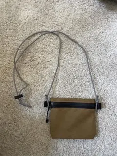 ブラウン ナイロン サコッシュ