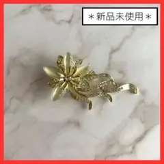☆ブローチ　コサージュ　オパール風　フラワー　エレガント　ラインストーン　花