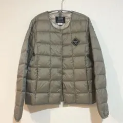 【タグ付き未使用】TAION（R）（タイオン）別注 ノーカラーダウンジャケット