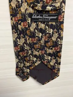 サルヴァトーレ フェラガモ ネクタイ