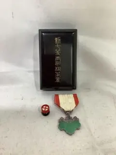 大日本帝国 瑞宝章 勲六等瑞宝章 記念品 ケース破損 - メルカリ