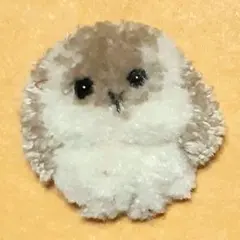 ❤️垂れ耳白うさぎさんブローチ☆モコモコ毛糸刺繍パンチニードル~ハンドメイド