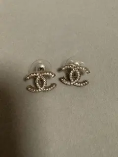 vintage CHANEL ココマーク ラインストーン ピアス　刻印A14 vintage CHANEL ココマーク ラインストーン ピアス 刻印A14 - メルカリ