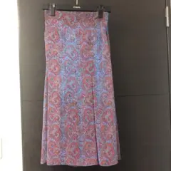 色鮮やかなペイズリー柄スカートのサムネイル