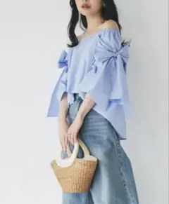 La boutique BonBon リボンフレアスリーブブラウスのサムネイル