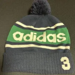 adidas ポンポンニット帽