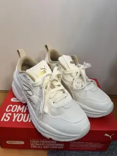 PUMA SOFTRIDE レディース スニーカー ホワイトのサムネイル