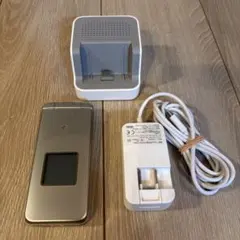 【送料込み】au ガラケー かんたんケータイ KYF41 充電スタンド付