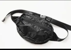 holiday ホリデイ　ボディバッグ　パッカブル　バッグ　ミニウエストバッグ