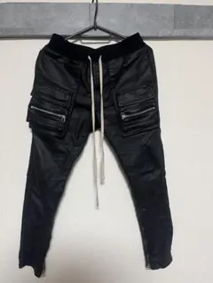 ダンケシェーン　ズボンのサムネイル
