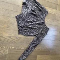 ヒョウ柄風ニット