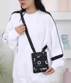 スマホポーチ スマホショルダー 斜め掛け コンパクト 軽量 撥水 ブラック