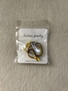 ブローチ　ドラゴン 龍　男女兼用　アンティーク風　ゴールド