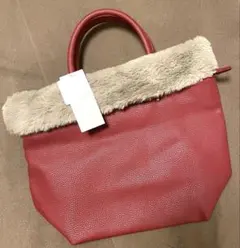 オンワード樫山 赤 ハンドバッグ ファー付き 合皮 秋冬