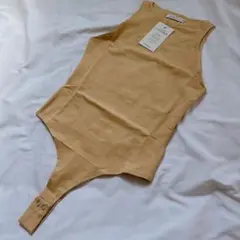 ☆ノースリーブホルターネック　ボディスーツ　レーサーバックタンクトップ