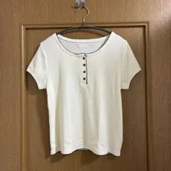 ヘンリーネックTシャツのサムネイル