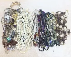 d*9様 アクセサリーその他イミテーションまとめ売り【約2.5kg】ジャンク d*9様 アクセサリーその他イミテーションまとめ売り【約2.5kg