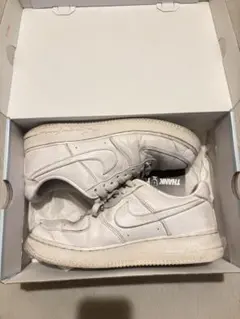箱付きAir Force 1 Low Nocta drakeのサムネイル