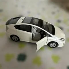 トヨタ プリウス ミニカー ホワイトのサムネイル