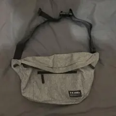 UNDER ARMOUR ボディバッグ グレー