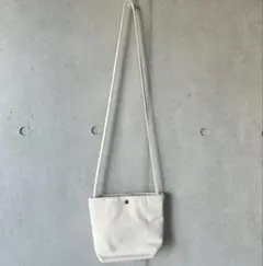 ホワイトキャンバスショルダーバッグ