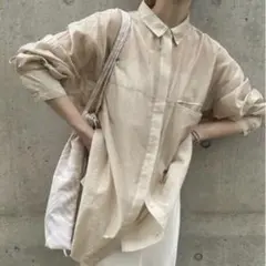 selectmocabyson オーバーサイズ ベージュ ボタンアップシャツ
