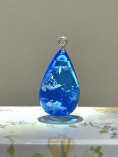 レジンハンドメイド　雲と流れるネコ