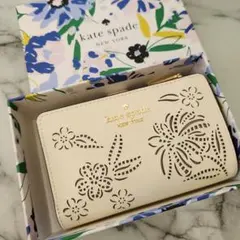 美品☆kate spade ☆ 二つ折り財布のサムネイル