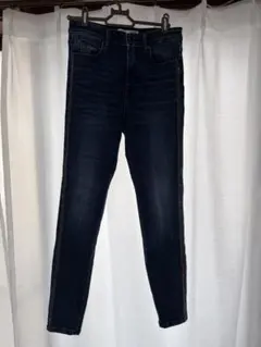 Stradivarius スキニーデニム ラインストーンデザインのサムネイル