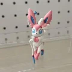 ポケモン　フィギュア　ニンフィア