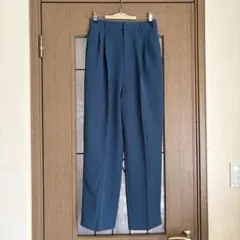 ローリーズファーム 青いプリーツカジュアルパンツ