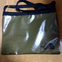 ノースフェイス、サコッシュ 大型
