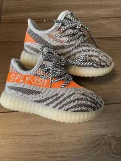 【新品未使用】イージーブースト風　スニーカー　キッズ