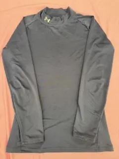 アンダーアーマー 紺色長袖アンダーシャツ　サイズYXL 野球練習着