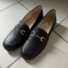 黒 レザー ローファー 金具付き