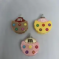 mアクリルチャーム