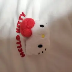 や*こ様 ハローキティが付いてる トレーナー ホワイトのサムネイル