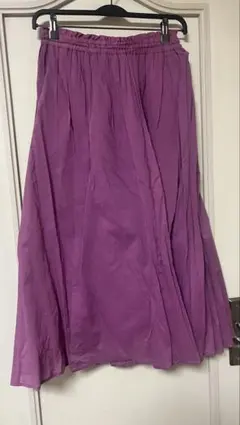 LOWRYSFARMのパープルロングスカートとノーブランドの黒スカートのセット